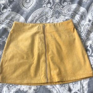 SUEDE YELLOW ZIPPER DOWN FRONT MINI SKIRT